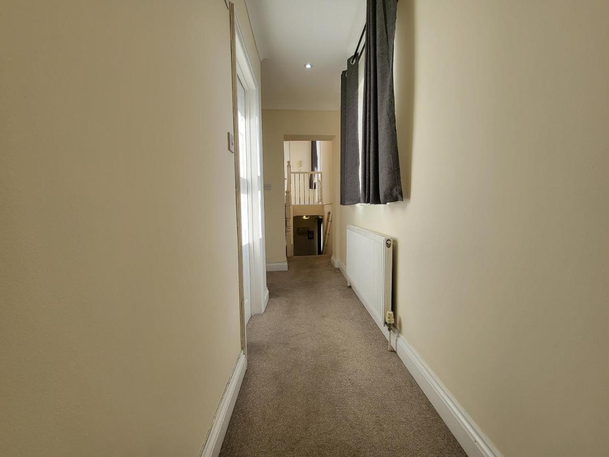 Tooting Bec Central Apartment By London Tube Exterior photo